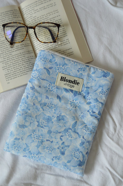 Housse de livre fleurs bleu fabriqué à partir de tissus vintage mode durable mode responsable fabriqué à la main 