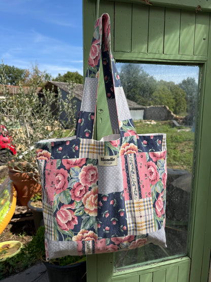 cabas patchwork fabriquée à partir de tissus vintage à la main avec biais coloré