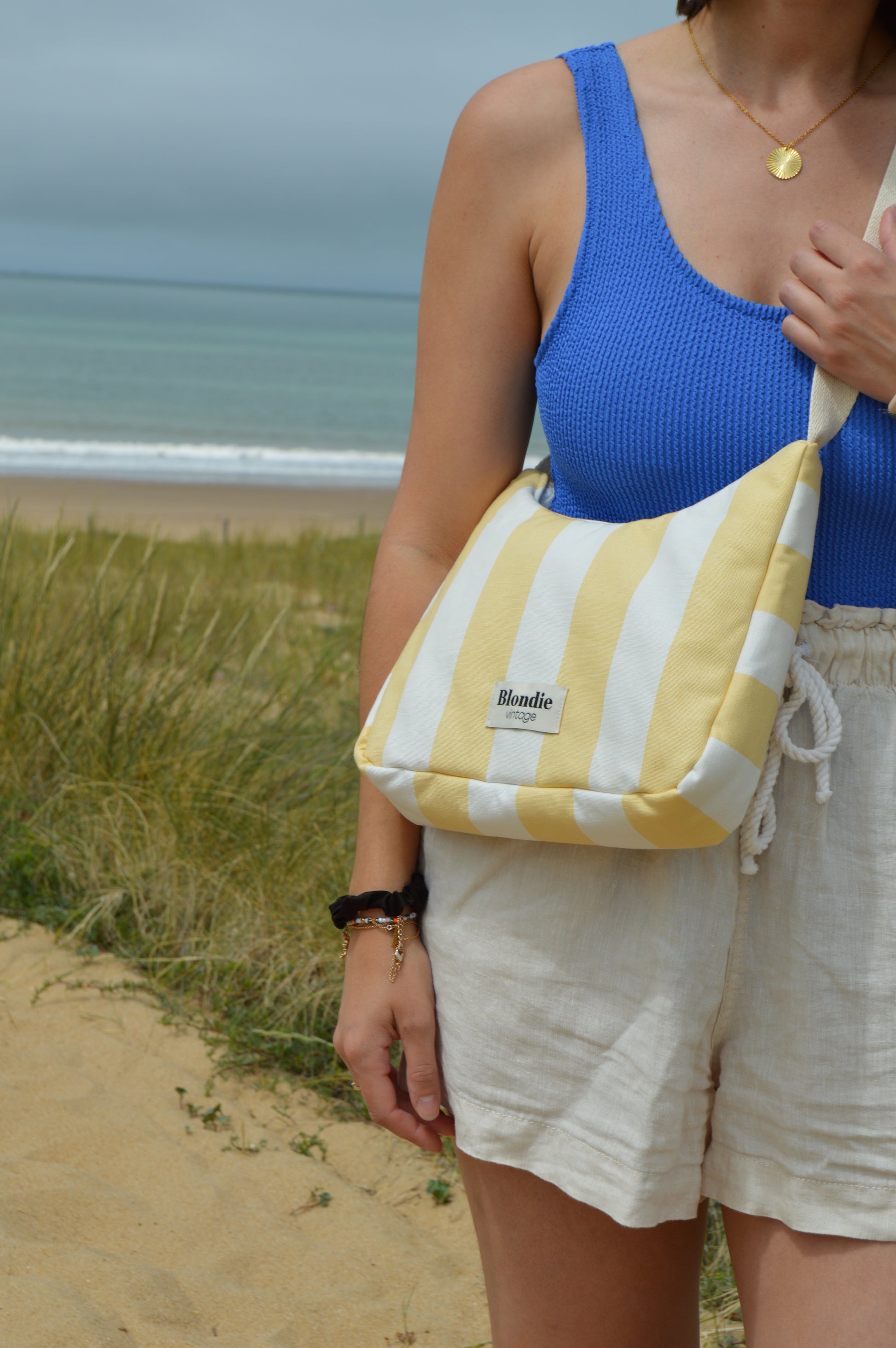 sac bandoulière rayé jaune fabriquée à la main à partir de tissus vintages upcyclés mode durable