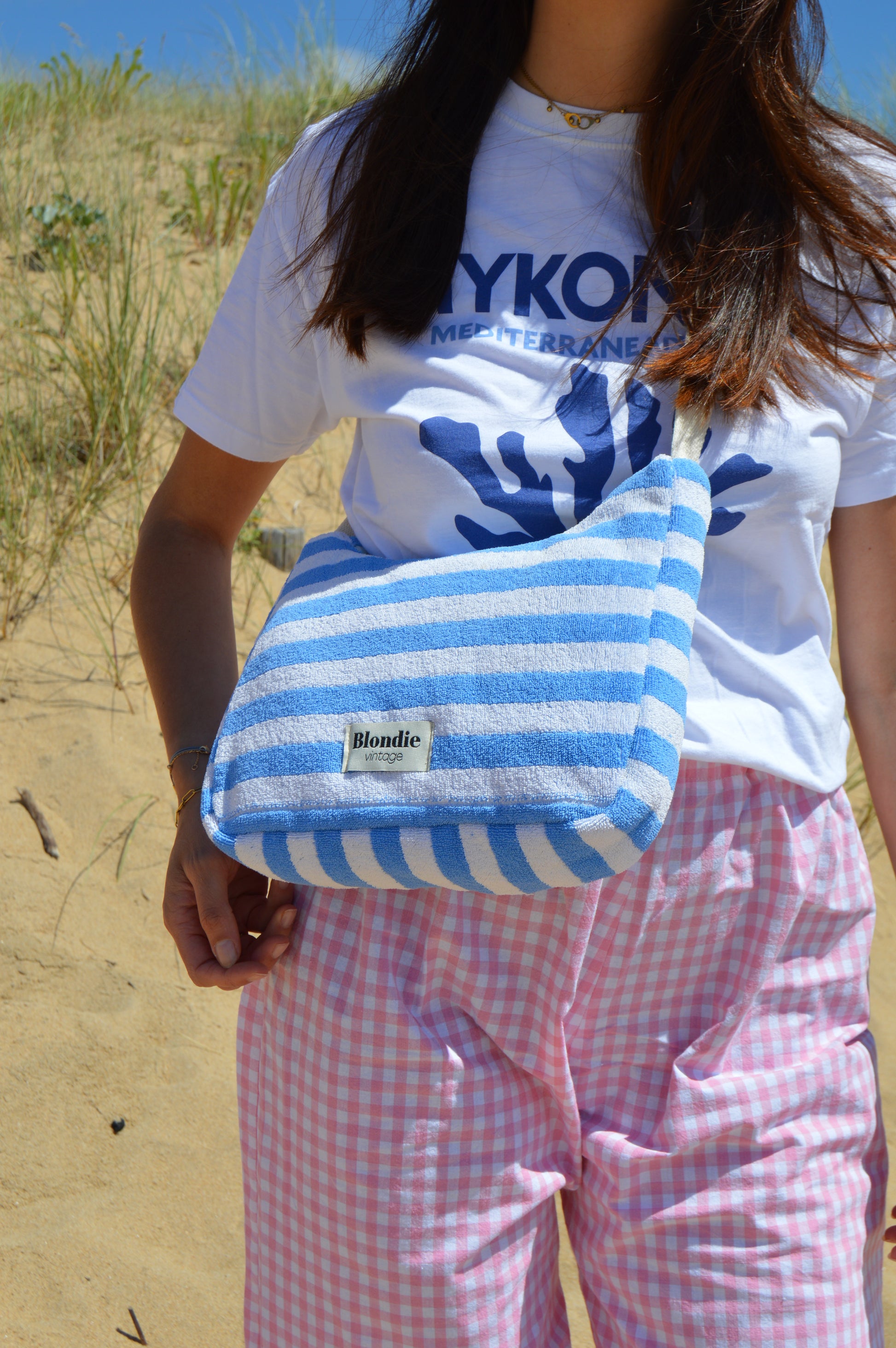 sac bandoulière rayé bleu fabriquée à la main à partir de serviette de bain vintages upcyclées mode durable