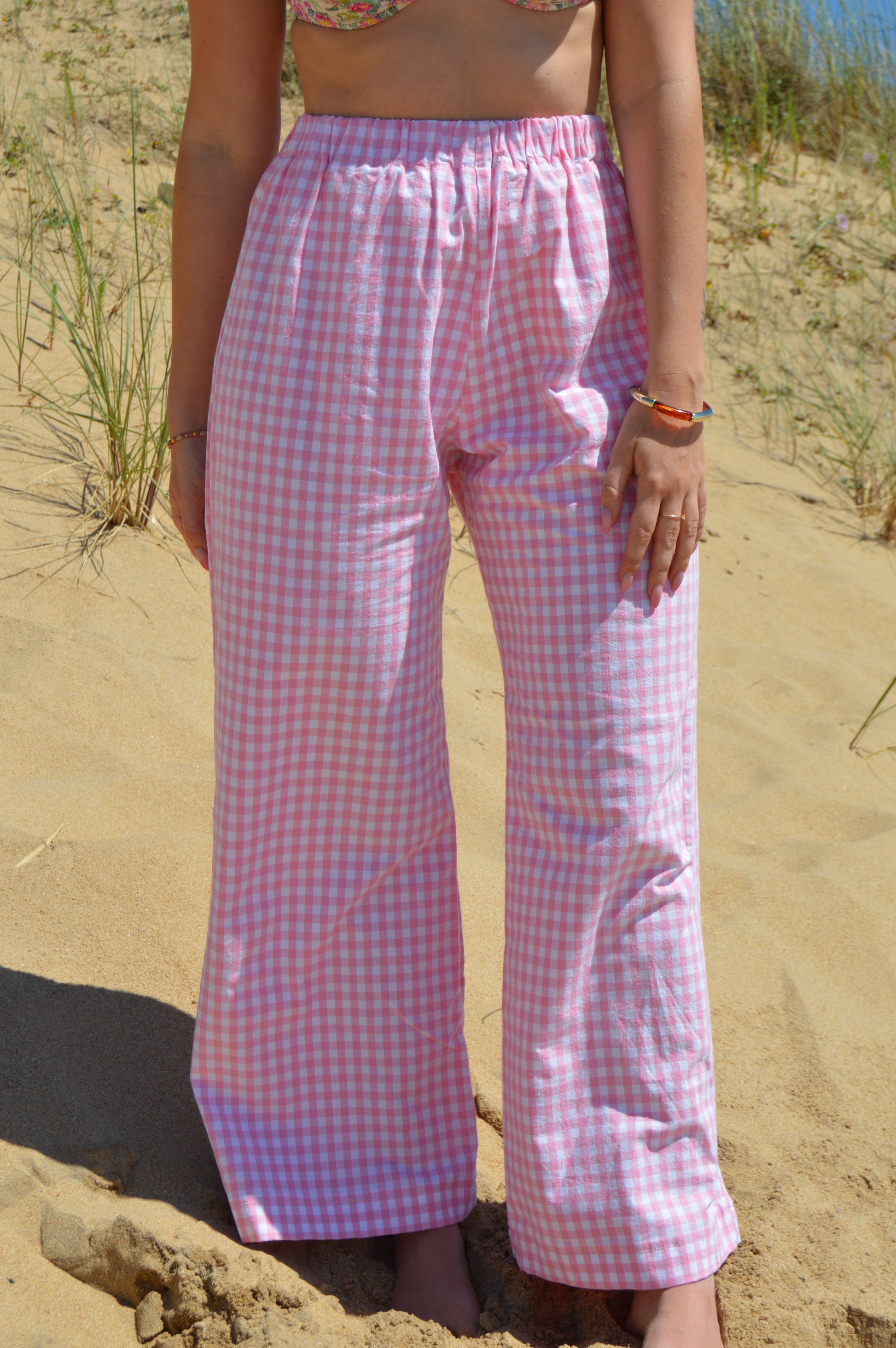 Pantalon vichy rose upcyclé à partir de drap vintage made in france mode durable et responsable 