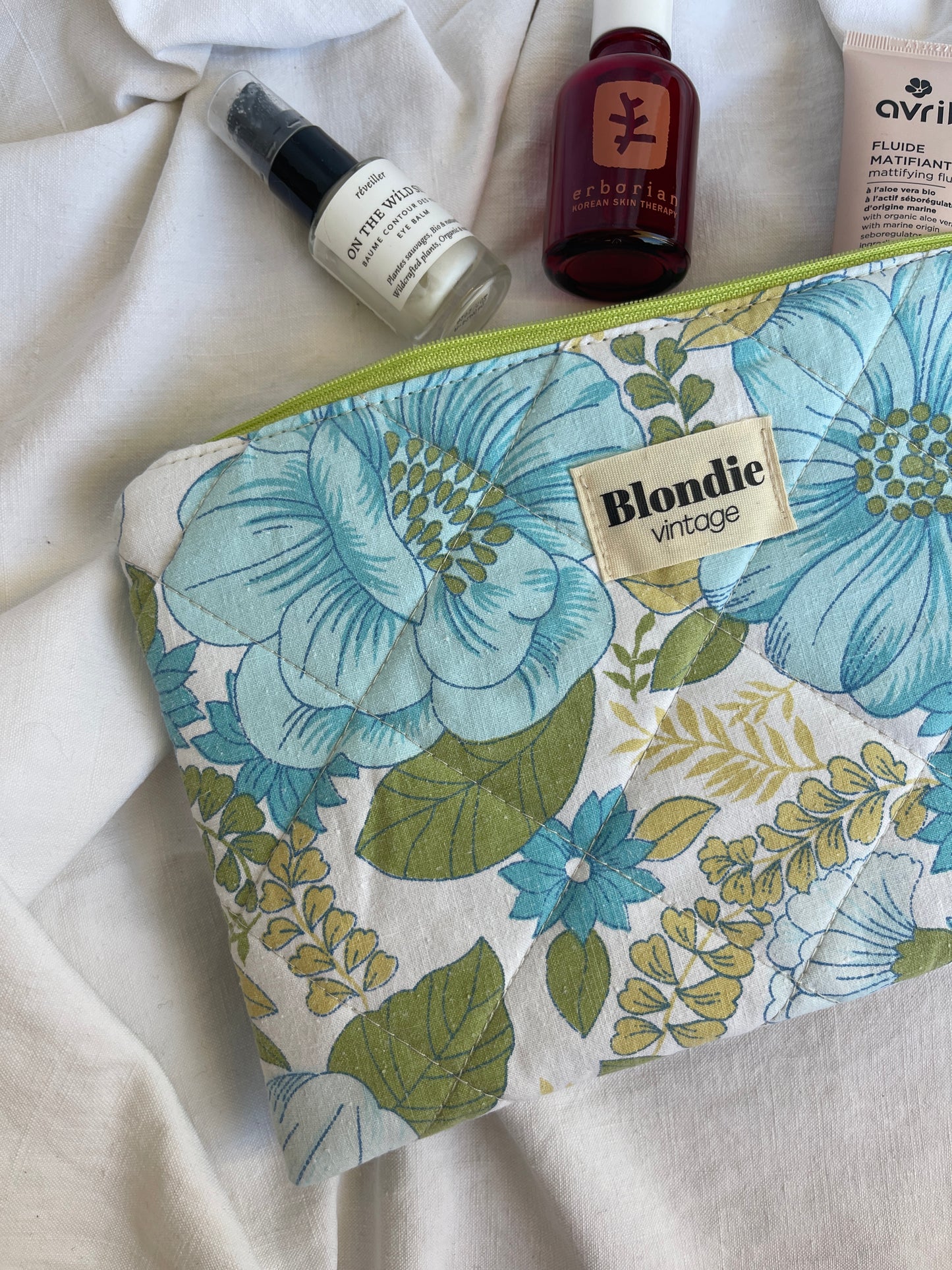 Moyenne pochette à fleurs bleu
