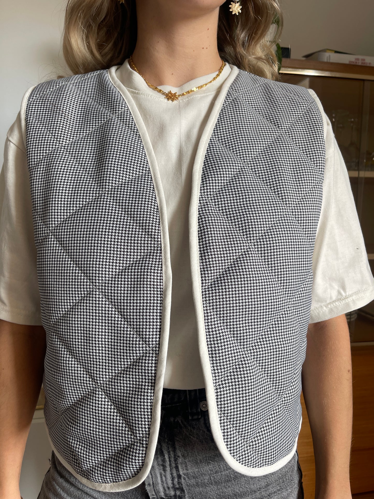 Gilet sans manches pied de poule noir
