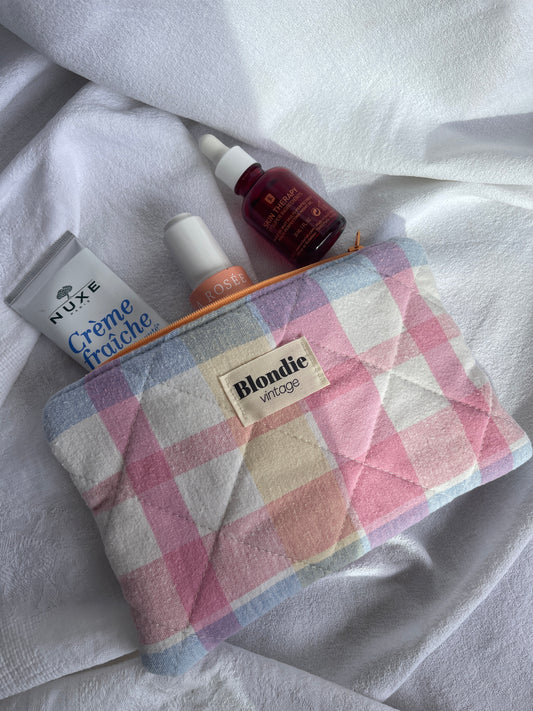 Moyenne pochette à carreaux rose